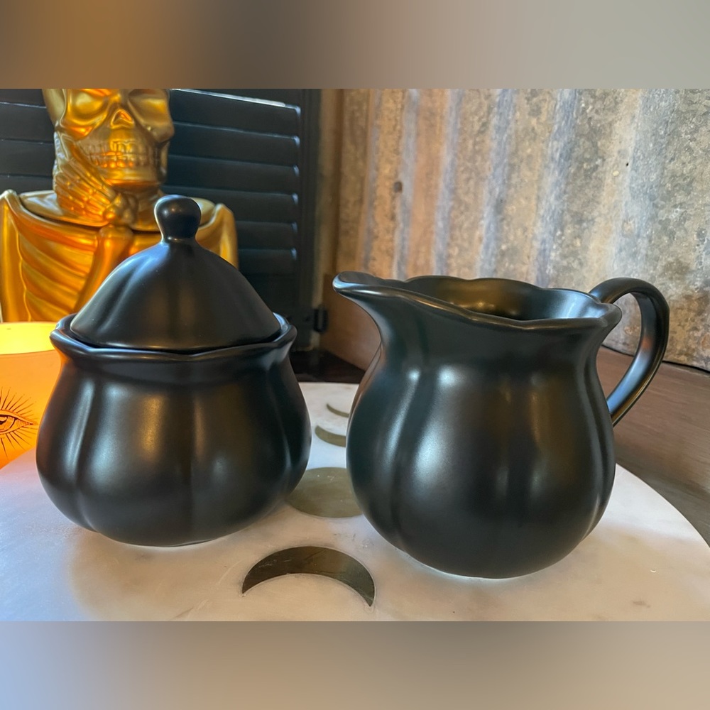 NWOT Black Matte Ceramic Sugar Bowl With Lid And Creamer Set